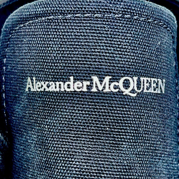 NIB ALEXANDER McQUEEN TREAD SLICK HIGH TOP SNEAKER BOOTS IN BLACK - Picture 6 of 12